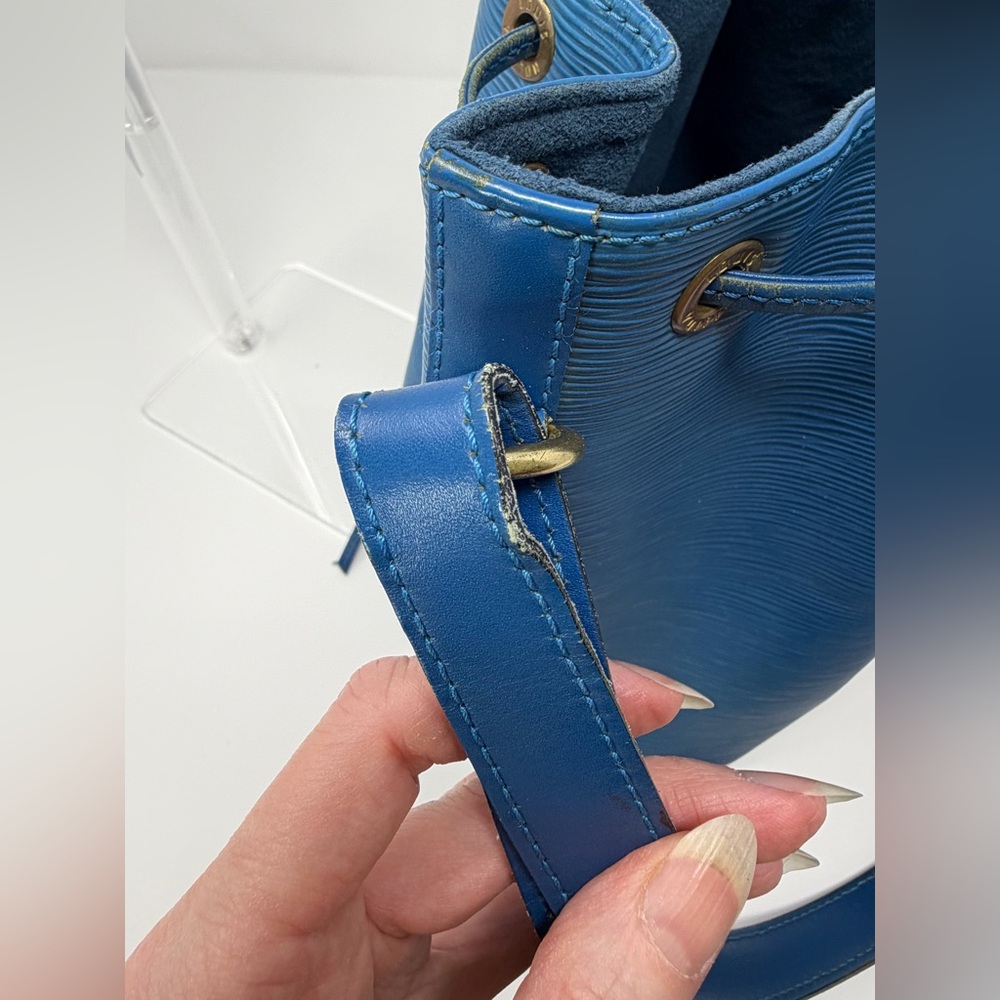 Louis Vuitton Blue Epi Noe MM Shoulder Bag - Picture 14 of 15